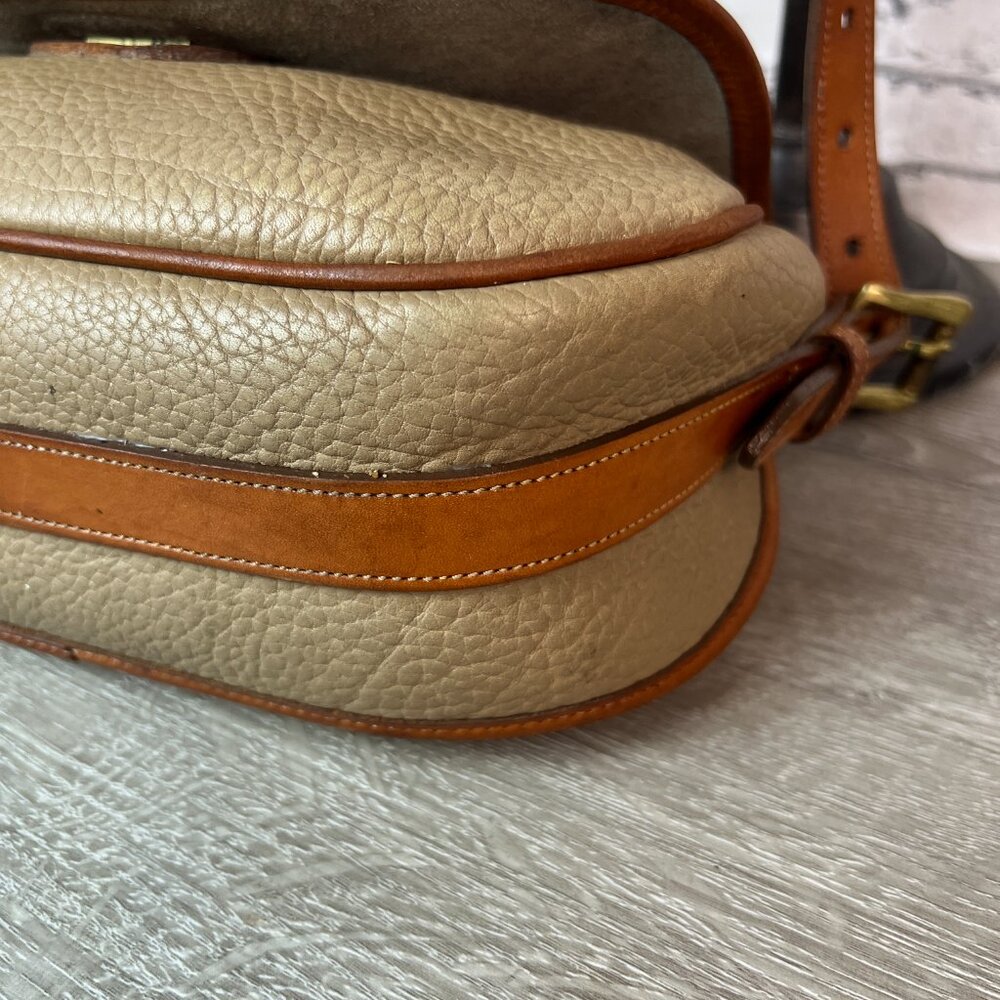 Vintage 80s Dooney & Bourke Essex Leather Equestrian saddle  Style Crossbody - Picture 5 of 7